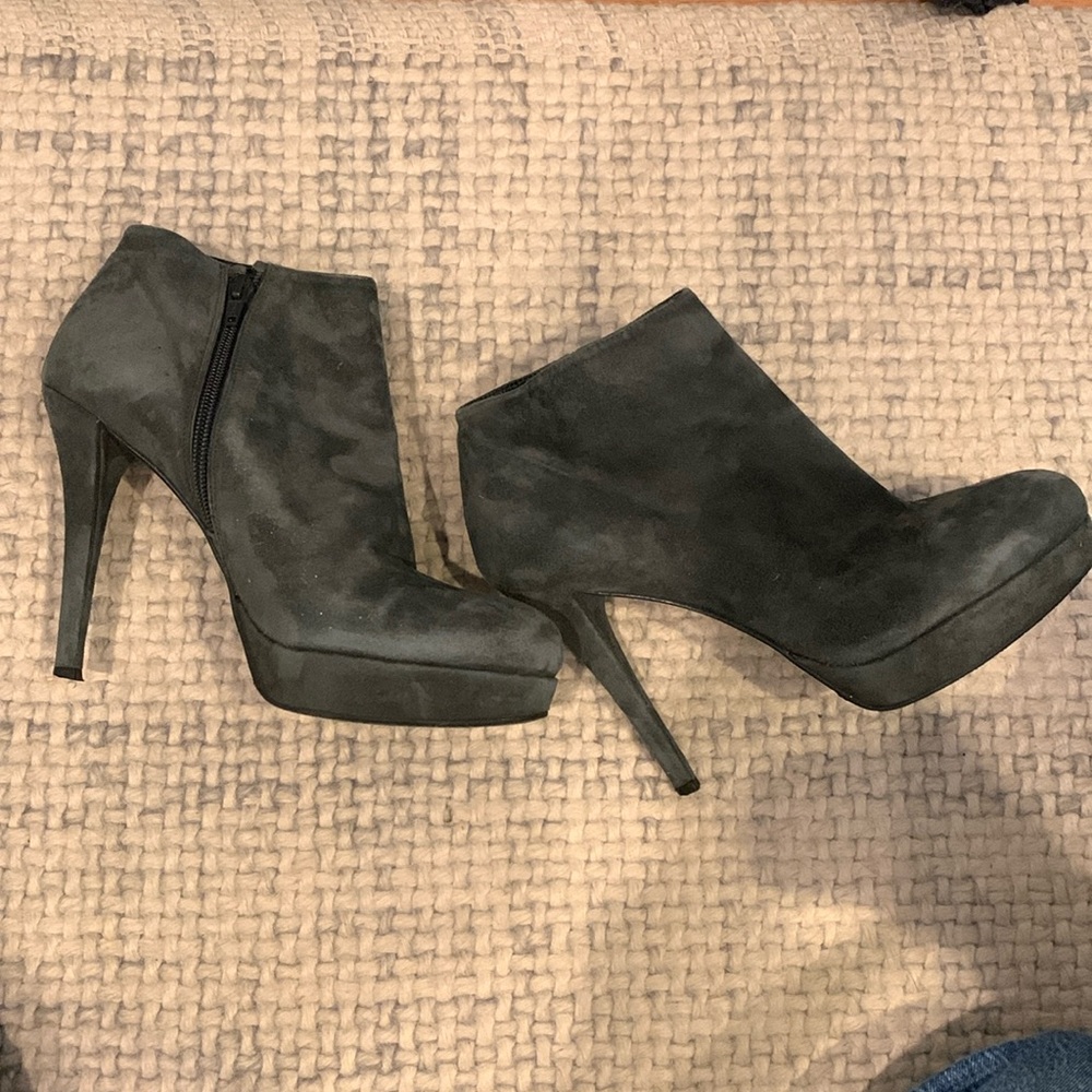 Stuart Weitzman x Scoop NYC Charcoal booties, size 8